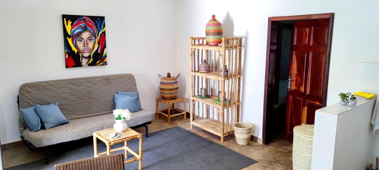 Dulaa Deema Residence Brufut Heights Tranquil エクステリア 写真