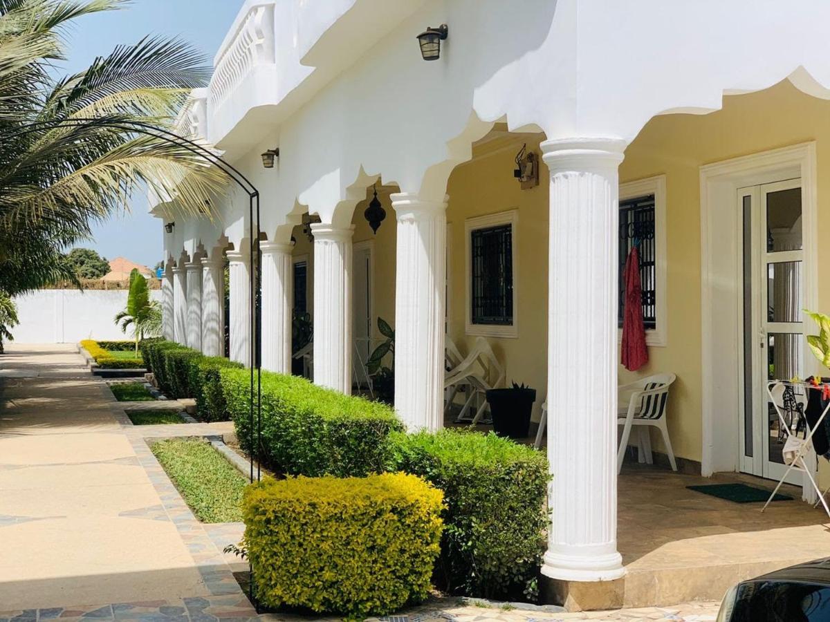 Dulaa Deema Residence Brufut Heights Tranquil エクステリア 写真