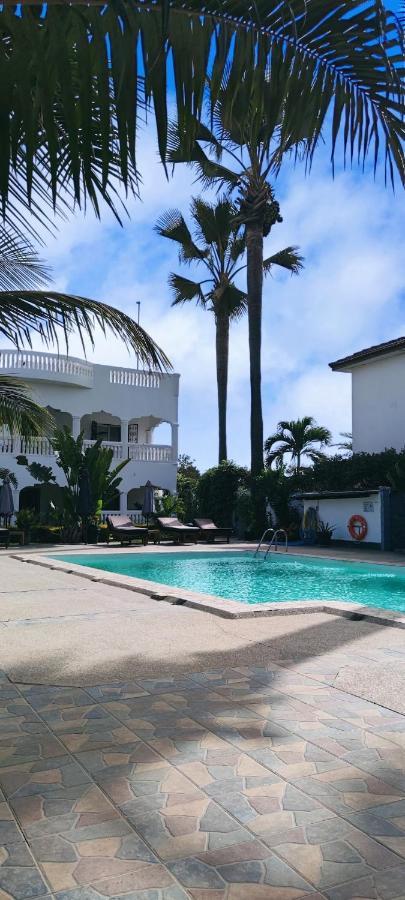 Dulaa Deema Residence Brufut Heights Tranquil エクステリア 写真