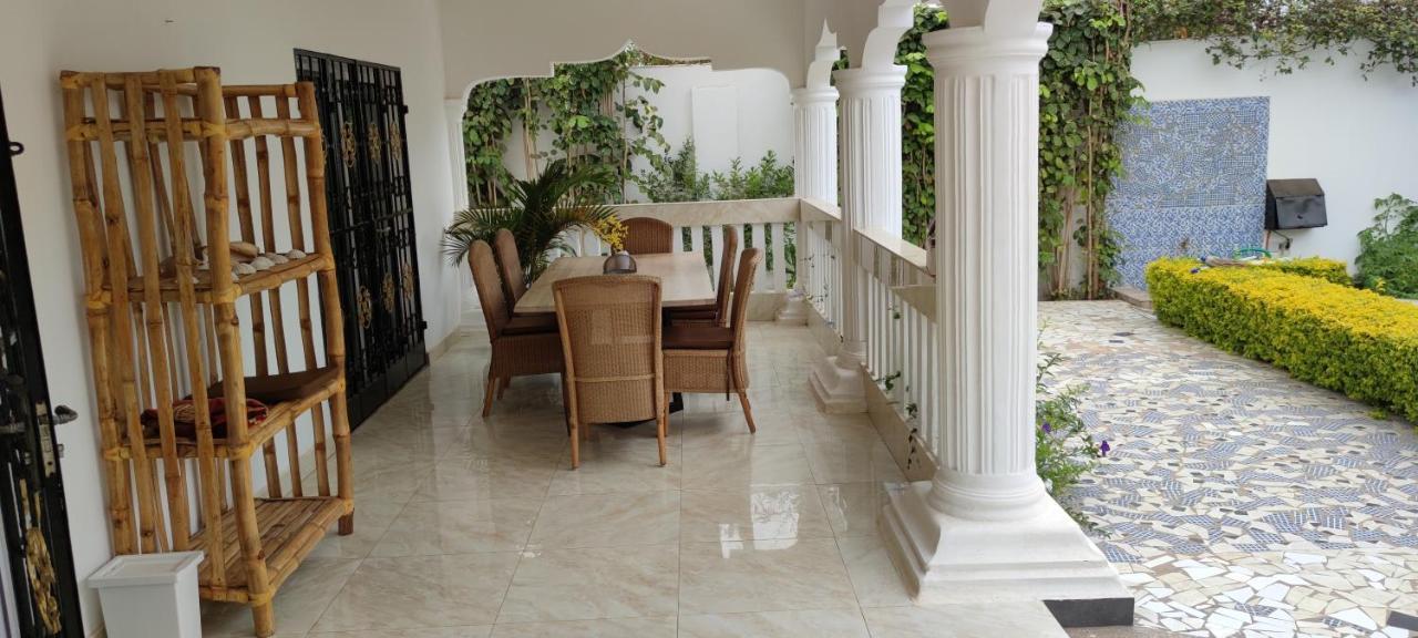 Dulaa Deema Residence Brufut Heights Tranquil エクステリア 写真