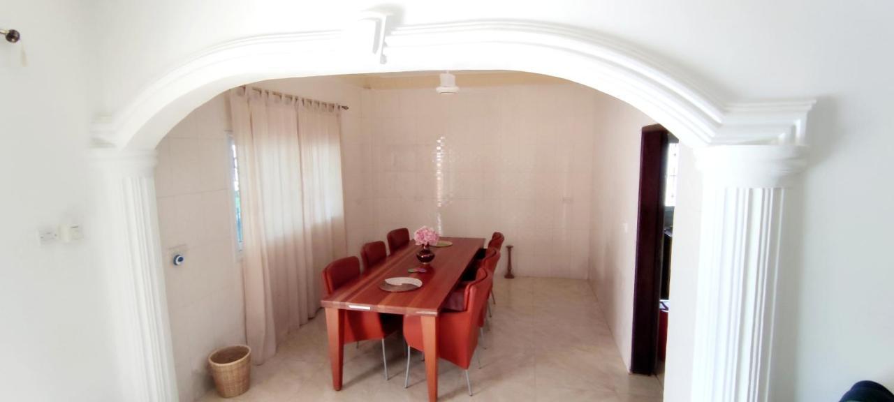 Dulaa Deema Residence Brufut Heights Tranquil エクステリア 写真