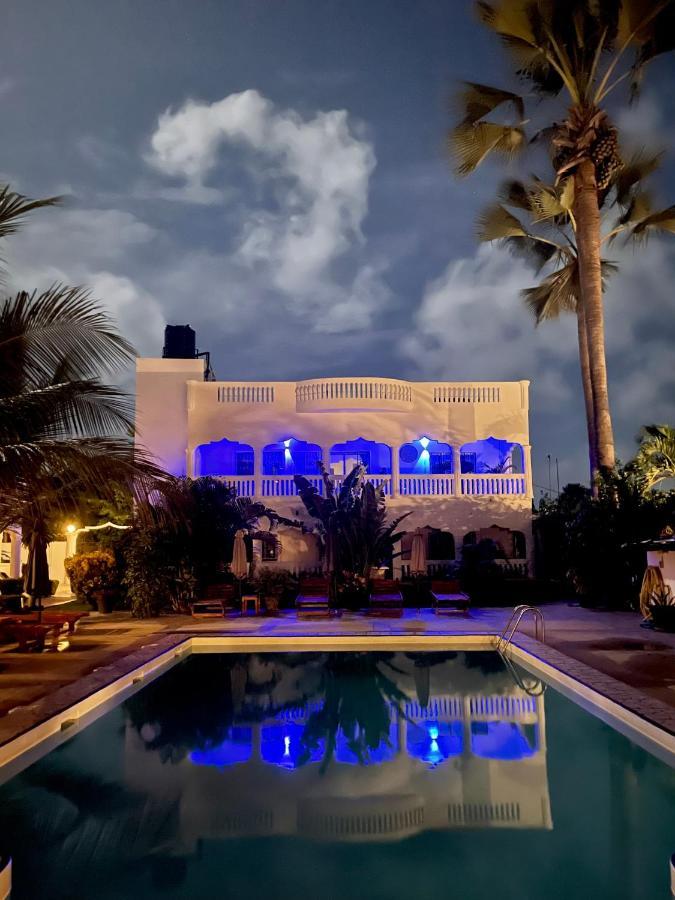 Dulaa Deema Residence Brufut Heights Tranquil エクステリア 写真