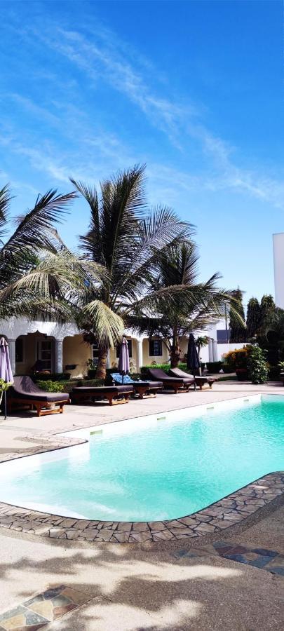 Dulaa Deema Residence Brufut Heights Tranquil エクステリア 写真