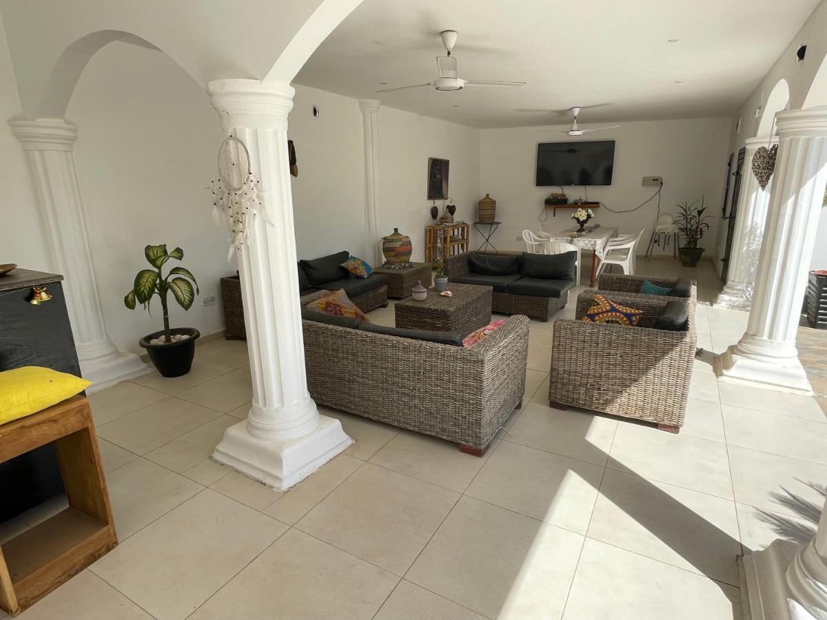Dulaa Deema Residence Brufut Heights Tranquil エクステリア 写真