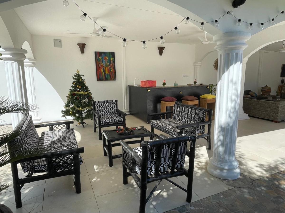 Dulaa Deema Residence Brufut Heights Tranquil エクステリア 写真
