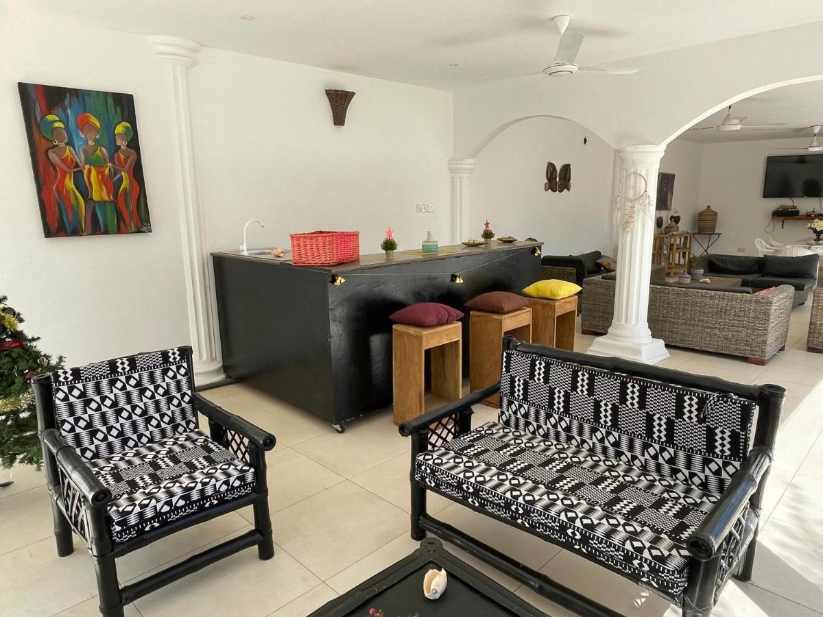 Dulaa Deema Residence Brufut Heights Tranquil エクステリア 写真