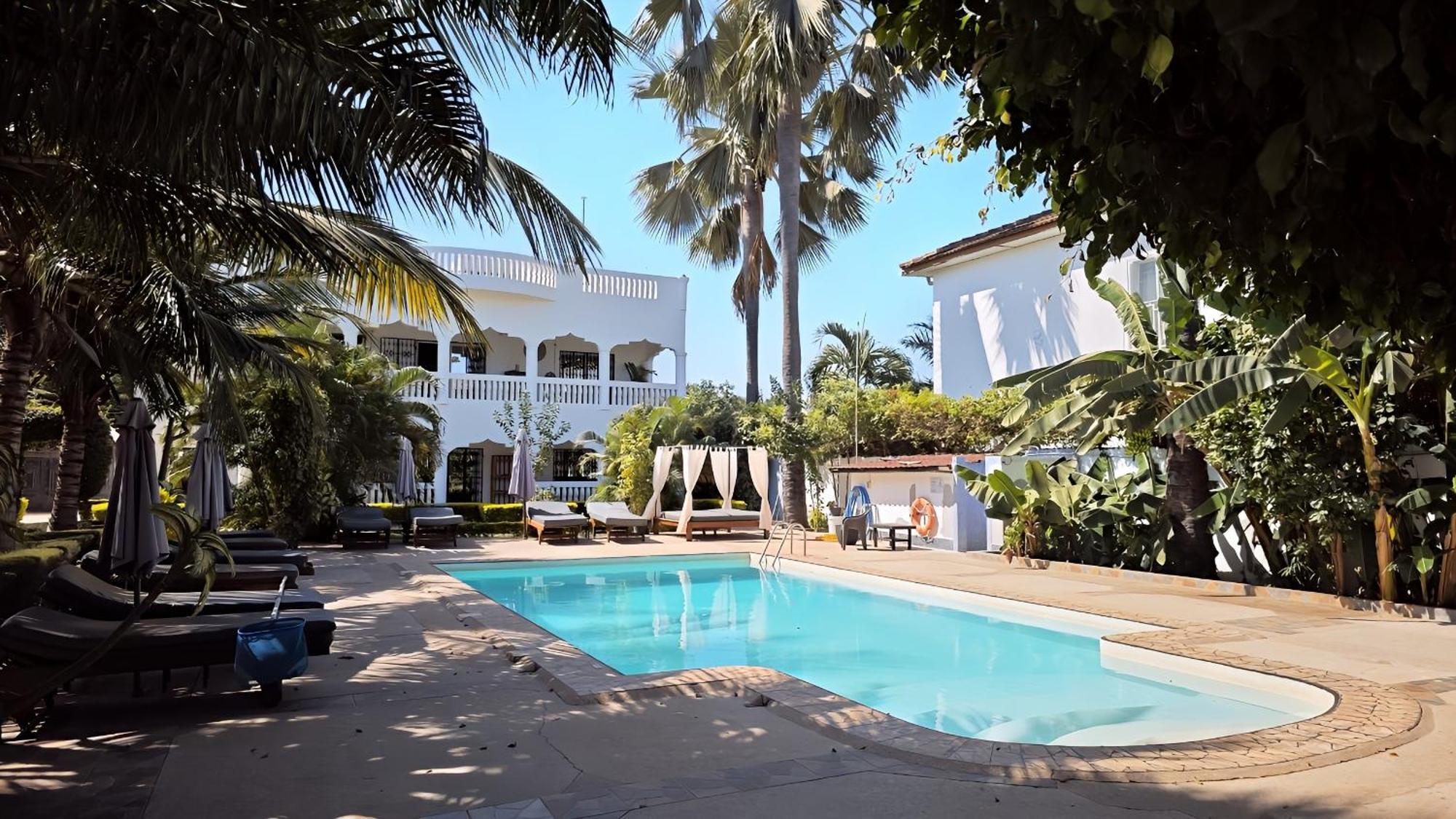Dulaa Deema Residence Brufut Heights Tranquil エクステリア 写真